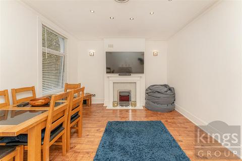 3 bedroom flat for sale, Carisbrooke Road, Walthamstow