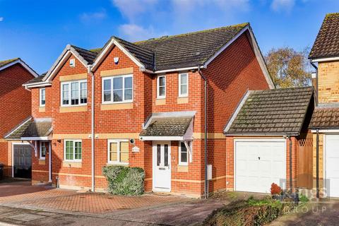 3 bedroom semi-detached house for sale, Corner Meadow, Harlow