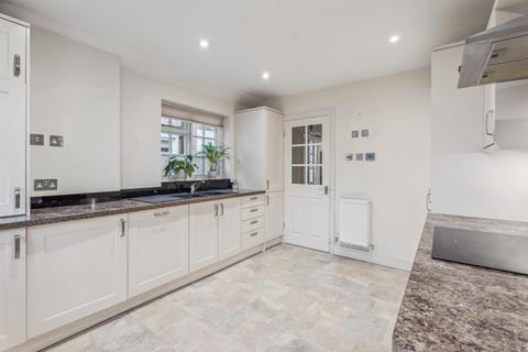 3 bedroom terraced house for sale, The Broadway, Old Amersham, Buckinghamshire, HP7 0HJ