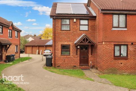 2 bedroom semi-detached house for sale, Waterfield Gardens, London