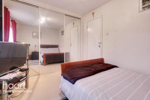 10 Waterfield Gardens, London, SE25 6JL