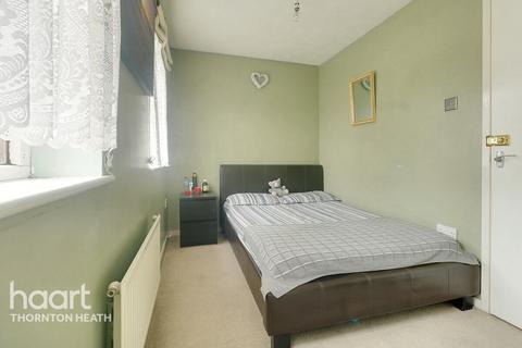 10 Waterfield Gardens, London, SE25 6JL