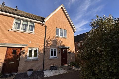 2 bedroom end of terrace house for sale, Ganymede Close, Ipswich