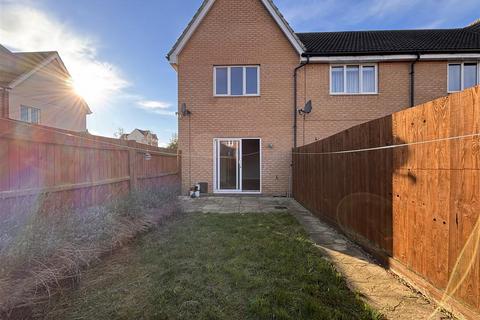 2 bedroom end of terrace house for sale, Ganymede Close, Ipswich