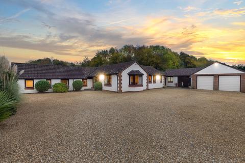 4 bedroom detached bungalow for sale, Mill Way, St. Ives PE27