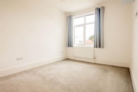 1 bedroom flat to rent, 1 bedroom First Floor Flat in Westcliff-on-Sea