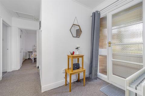 2 bedroom property for sale, Allington Gardens, PE21