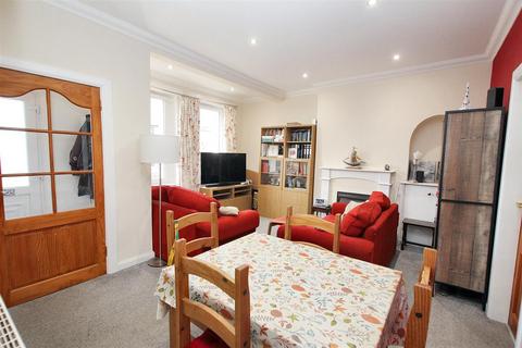 3 bedroom terraced house for sale, Waverley Crescent, Lanark