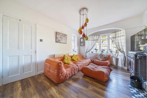 26 Limes Road, Folkestone, CT19 4AU