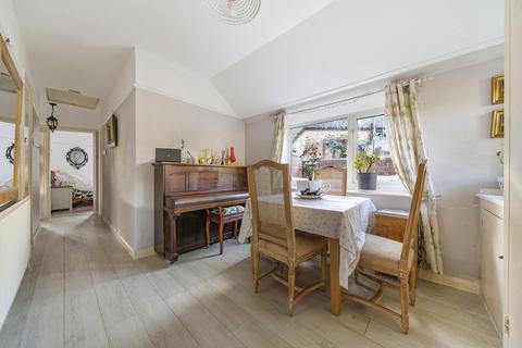 26 Limes Road, Folkestone, CT19 4AU