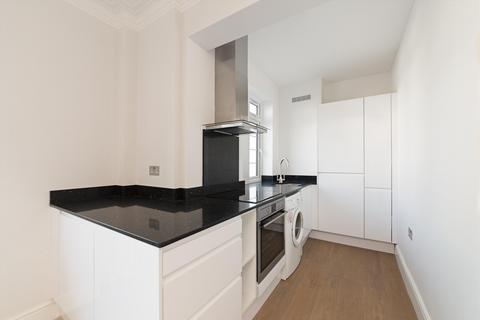 1 bedroom flat for sale, Chatsworth Court, Pembroke Road, London, W8