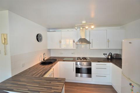 2 bedroom flat to rent, Surrey Road, London, IG11