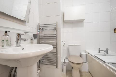 2 bedroom flat for sale, Surbiton,  Surrey,  KT6