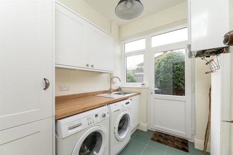 49 Pool Road, Otley, LS21 1HL