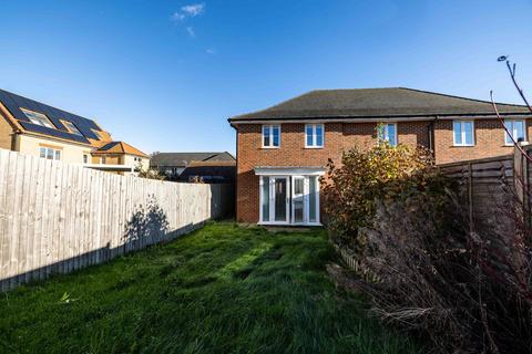 3 bedroom end of terrace house for sale, Blue Flame Road, Aylesham, CT3