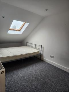 1 bedroom in a house share to rent, Vansittart Road, London E7