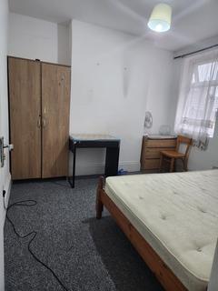 1 bedroom in a house share to rent, Vansittart Road, London E7