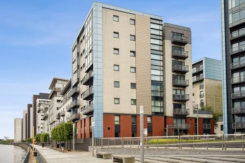 2 bedroom flat for sale, Meadowside Quay Square, Flat 5/1, Glasgow Harbour, Glasgow, G11 6BT