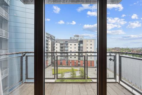 2 bedroom flat for sale, Meadowside Quay Square, Flat 5/1, Glasgow Harbour, Glasgow, G11 6BT