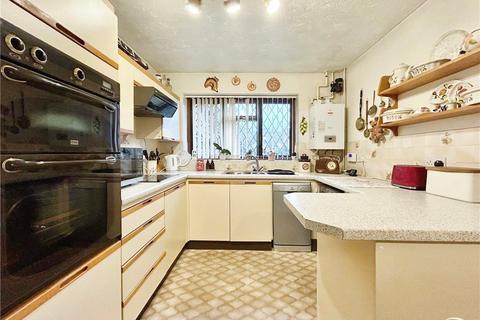 3 bedroom end of terrace house for sale, Fallowfield, Yateley, Hampshire