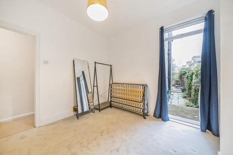 2 bedroom flat for sale, Halford Road, Fulham