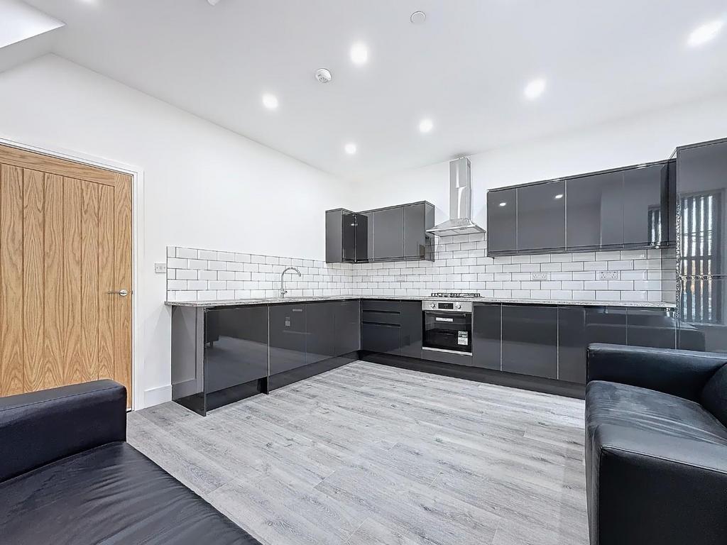 Open Plan Living Room / Kitchen