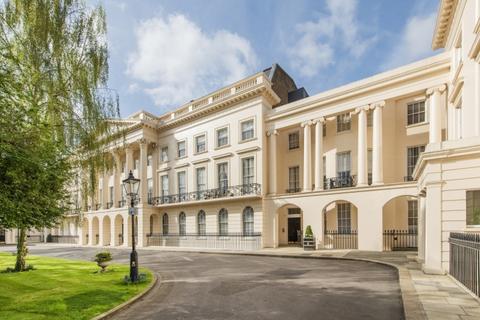 3 bedroom apartment to rent, Clarence Terrace London NW1