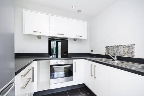 2 bedroom flat to rent, Needleman Close, Edgware, London, NW9