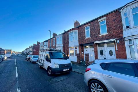 2 bedroom ground floor flat to rent, Talbot Road, South Shields NE34