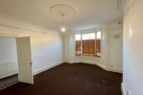 2 bedroom ground floor flat to rent, Talbot Road, South Shields NE34