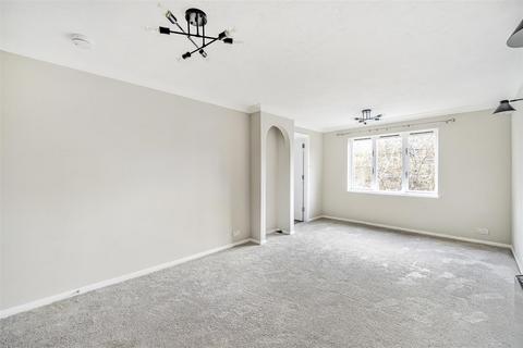 2 bedroom flat to rent, Cross Road, London, SW19