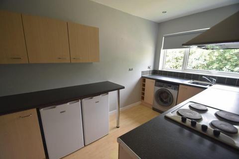 2 bedroom flat to rent, 3 Moorfield Court