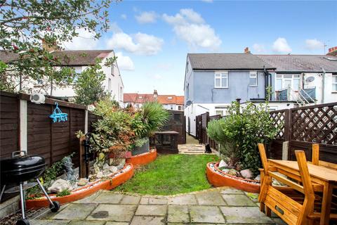 2 bedroom end of terrace house for sale, Fairmead Avenue, Westcliff-on-Sea, Essex, SS0