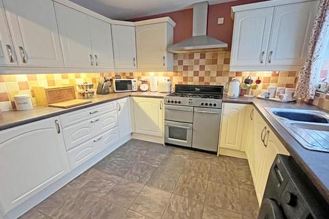 3 bedroom end of terrace house for sale, Minehead Way, STEVENAGE, Hertfordshire