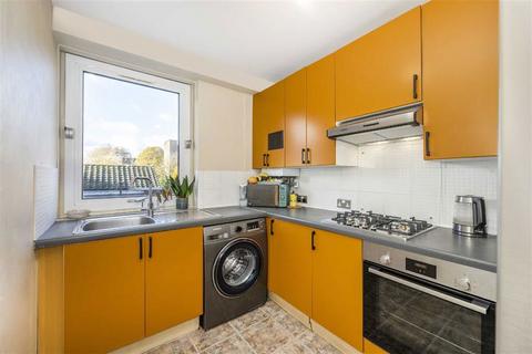 2 bedroom flat to rent, Mace Street, London E2