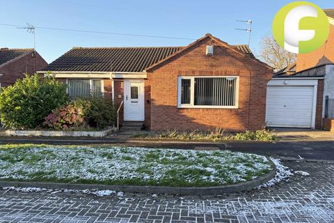 2 bedroom semi-detached bungalow to rent, http://example.com