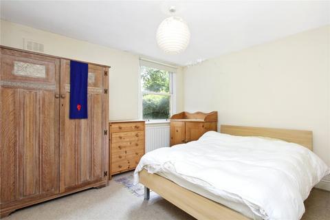 2 bedroom property to rent, Malwood Road, London SW12