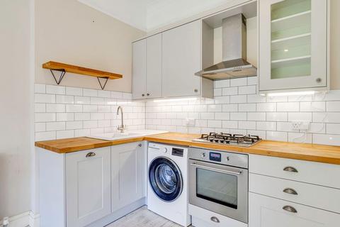 2 bedroom ground floor flat to rent, Devonshire Road, London SE23