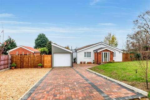 4 bedroom detached bungalow for sale, Buckingham Road, Bletchley, Milton Keynes