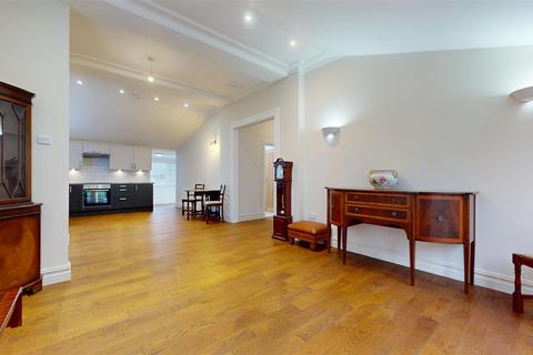 207 Buckingham Road, Bletchley, Milton Keynes, MK3 5JF