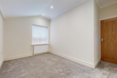 207 Buckingham Road, Bletchley, Milton Keynes, MK3 5JF