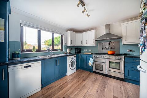 17 Lomond Close, Oakley, Basingstoke, RG23 7NA