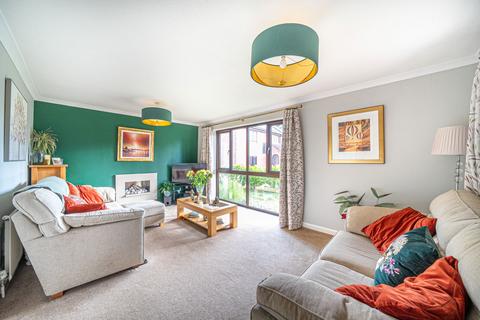 17 Lomond Close, Oakley, Basingstoke, RG23 7NA