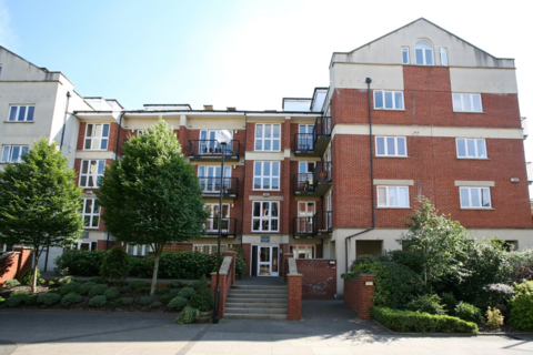 2 bedroom flat to rent, Chesterman Court, Corney Reach Way, London