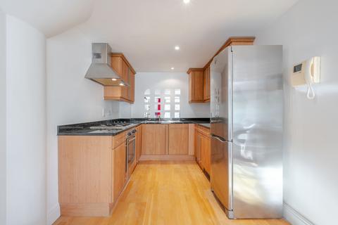 2 bedroom maisonette for sale, Vineyard Path, Mortlake, London