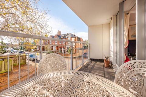 2 bedroom maisonette for sale, Vineyard Path, Mortlake, London