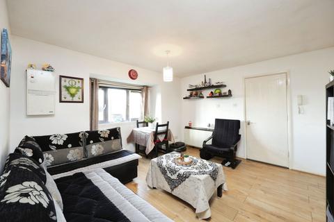 1 bedroom flat for sale, Boltons Lane, Harlington, Hayes, UB3 5BS