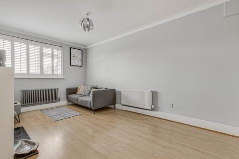 2 bedroom flat to rent, Ingram Lodge, 80 Kings Avenue, London