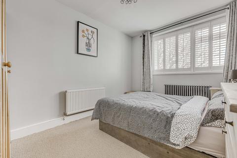 2 bedroom flat to rent, Ingram Lodge, 80 Kings Avenue, London