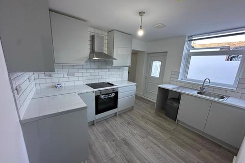 2 bedroom end of terrace house to rent, Duke Street, Sunderland, Tyne and Wear